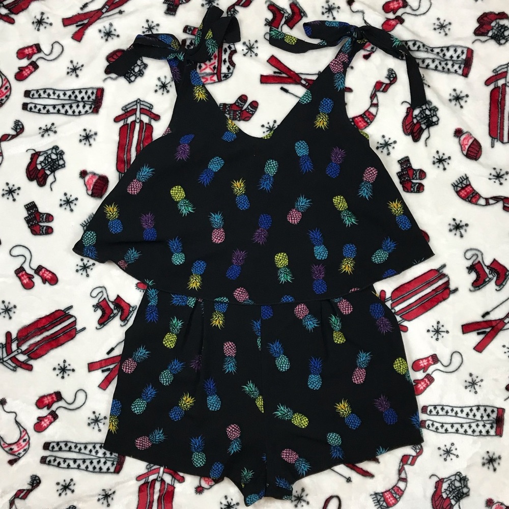 c & e pineapple romper with pockets - Picture 3 of 8